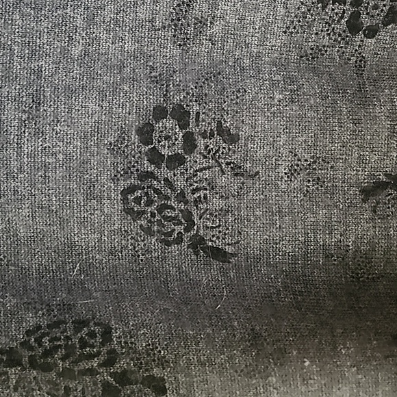 Carolyn Taylor Charcoal Gray w/Black Floral Pattern, Mock Sweater-Set, Sz Medium - Picture 8 of 10